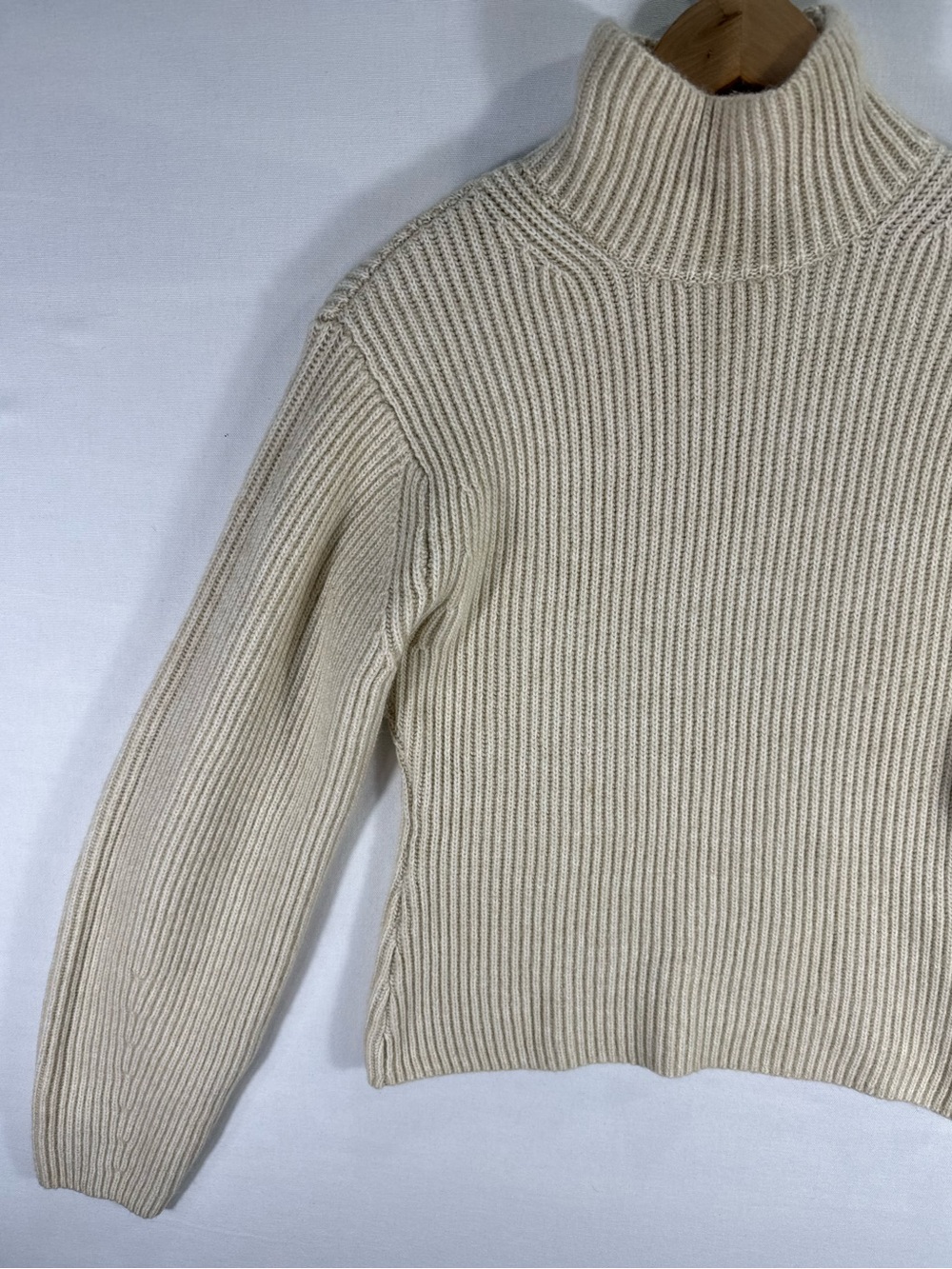 H&M Cream Ribbed Turtleneck Sweater - Picture 2 of 12